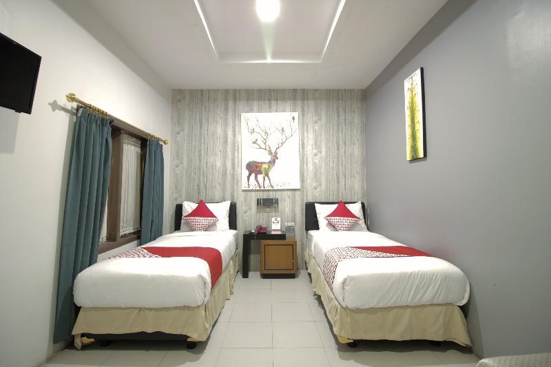 Arwiga Hotel Bandung Buitenkant foto